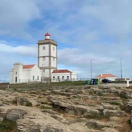 Mit Blick Ueber Daire Peniche